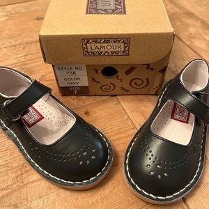 Brand New, never worn L’amour Flat navy Mary Janes Toddler size 7